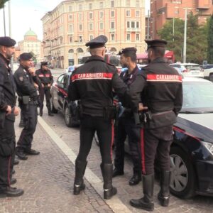 Droga: 4 spacciatori arrestati dai carabinieri in zona stazione e dintorni