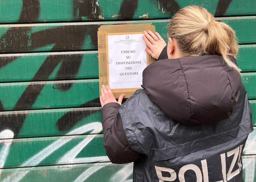Licenza sospesa a un bar in Bolognina usato come base di spaccio