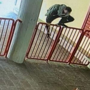 Violenza sessuale a Bologna: ragazza aggredita in zona Saragozza