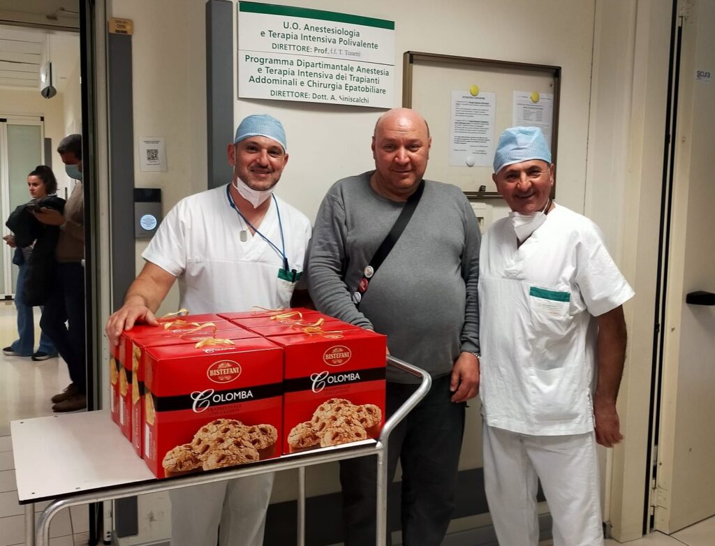 La onlus San Cristoforo porta le colombe ai sanitari del Sant’Orsola