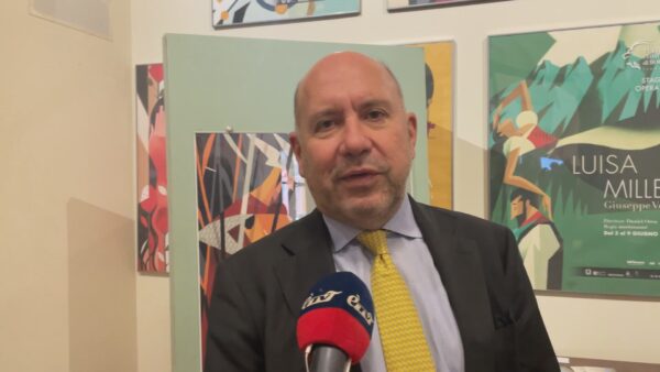 Teatro Comunale, Macciardi lascia