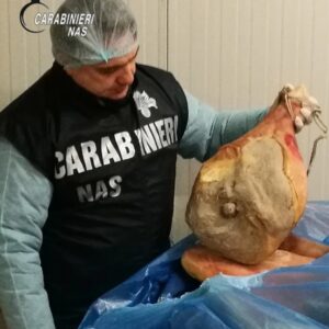 Maxi sequestro di salumi da parte dei carabinieri del NAS