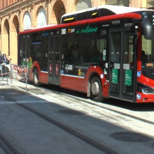 Incidente in Ugo Bassi. Il Comune: avvallamento sistemato, conducente monopattino senza casco