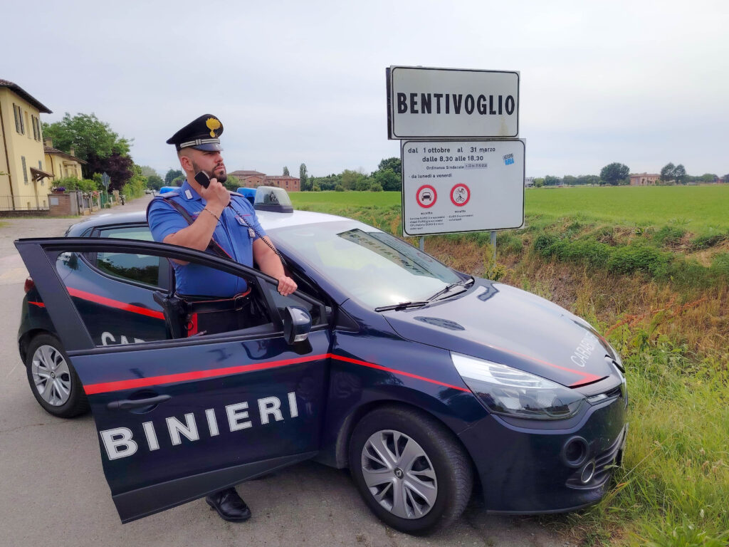 Interporto: rubano cosmetici per 150mila euro, arrestati dipendenti di una multinazionale