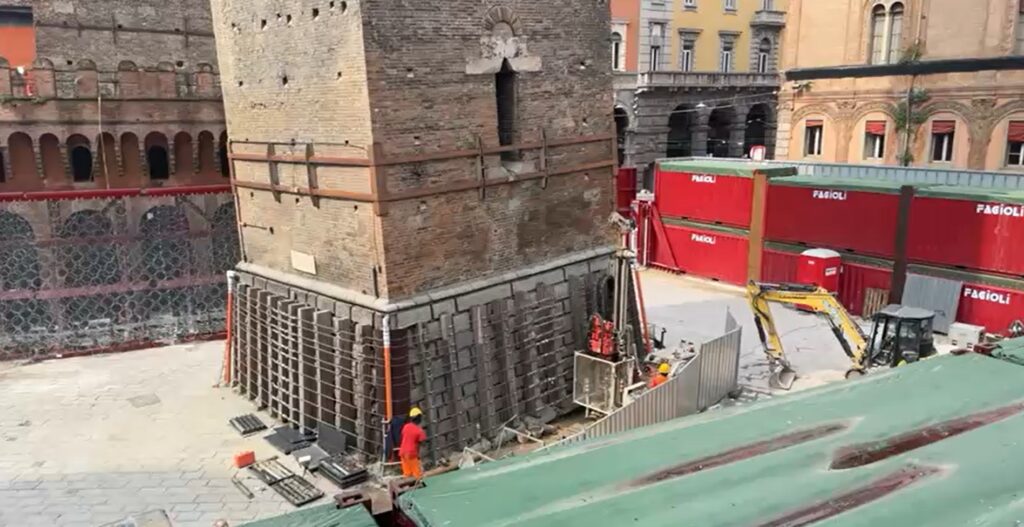 Garisenda: quando iniziò l’allerta, il Comune valutò una ‘demolizione controllata’