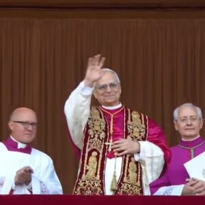 Fumata bianca, il nuovo Papa è Robert Francis Prevost. Sarà Leone XIV