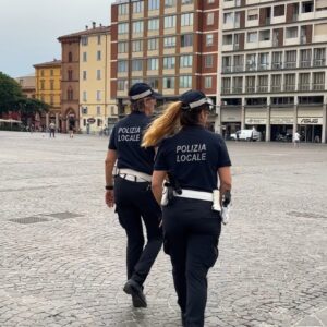 Spaccio in Piazza VIII Agosto a Bologna: due pusher denunciati dalla polizia locale