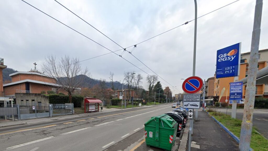 Incidente in via Don Sturzo, grave 17enne in moto