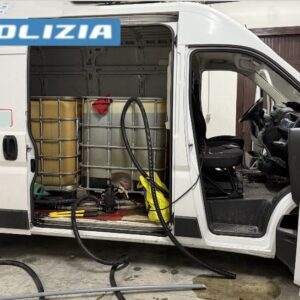 Furto in autostrada: ruba gasolio da gruppo elettrogeno di una galleria, arrestato