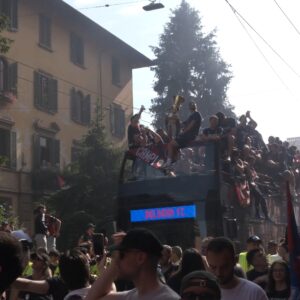 Furti in strada durante la parata del Bologna in città