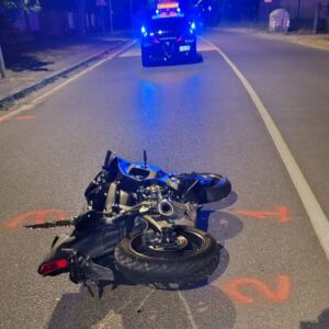 Si schianta con la moto a San Lazzaro, grave un 20enne