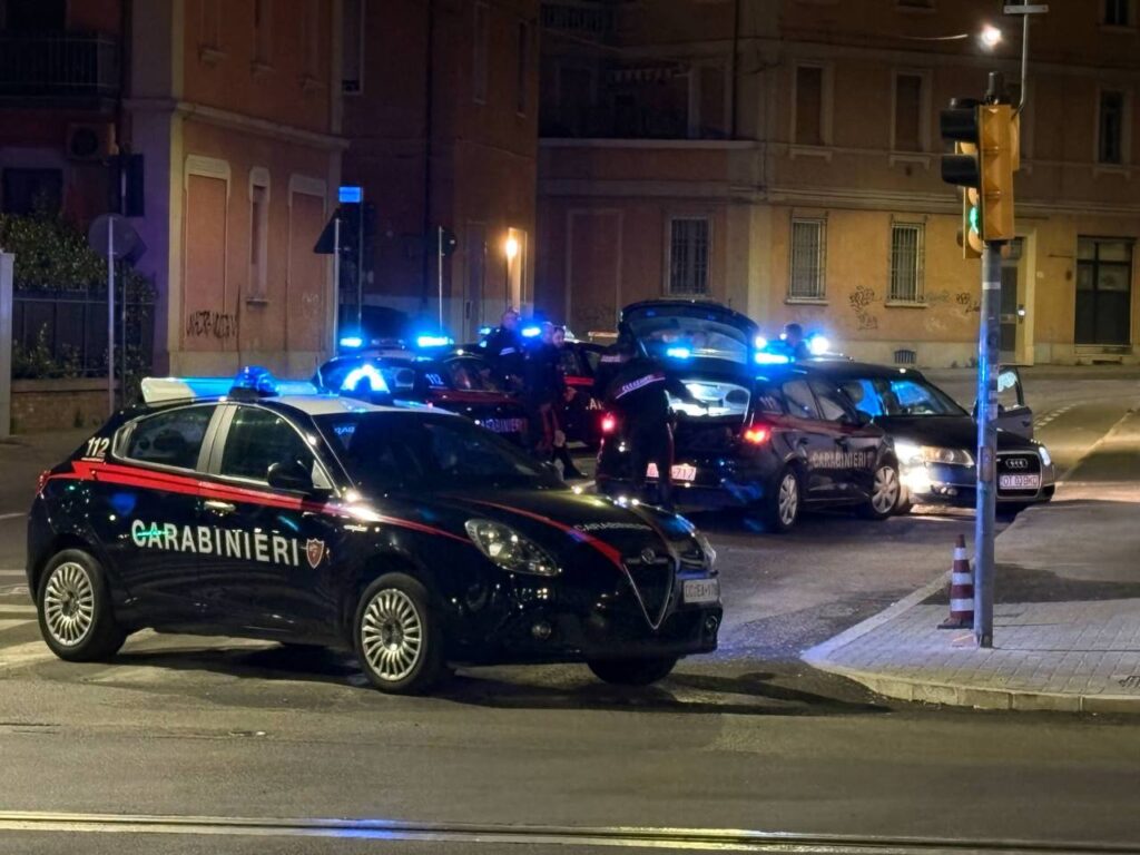 Al volante ubriaco, a bordo anche la compagna incinta: 28enne arrestato dopo inseguimento