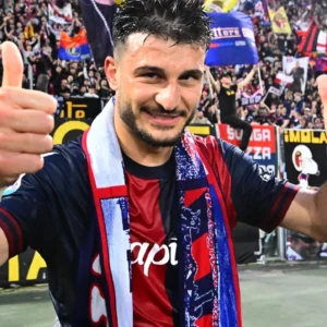 Il Bologna chiude malissimo la stagione ma è festa lo stesso