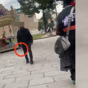 Durante una lite, impugna la pistola in Piazza XX Settembre: denunciato dalla polizia