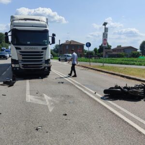 Motociclista 23enne grave dopo uno scontro vicino all’Interporto