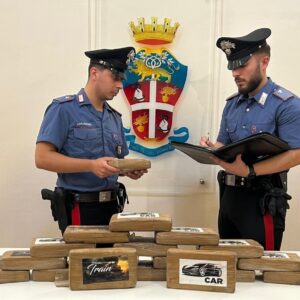 In auto con 21 kg di cocaina: due in manette