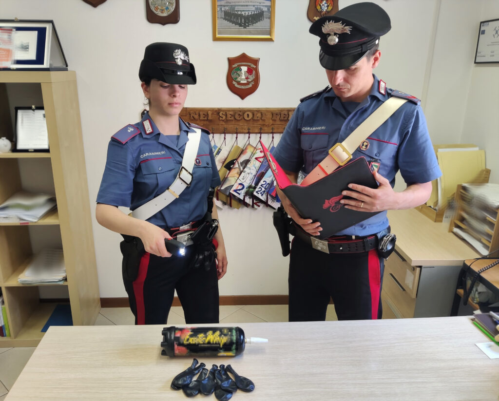A 13 anni in giro con un ‘taser’, arma sequestrata dai carabinieri e ragazzino segnalato alla Procura per i Minorenni