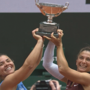 Sara Errani e Jasmine Paolini vincono il Roland Garros, i complimenti del Governatore de Pascale e l’assessora Frisoni
