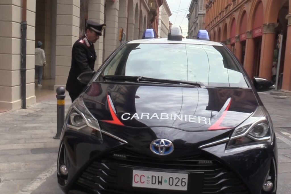 Per due volte aggredisce ragazzine minorenni, arrestato e messo ai domiciliari