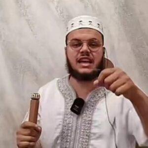 Via un imam “estremista”, ne arriva un altro