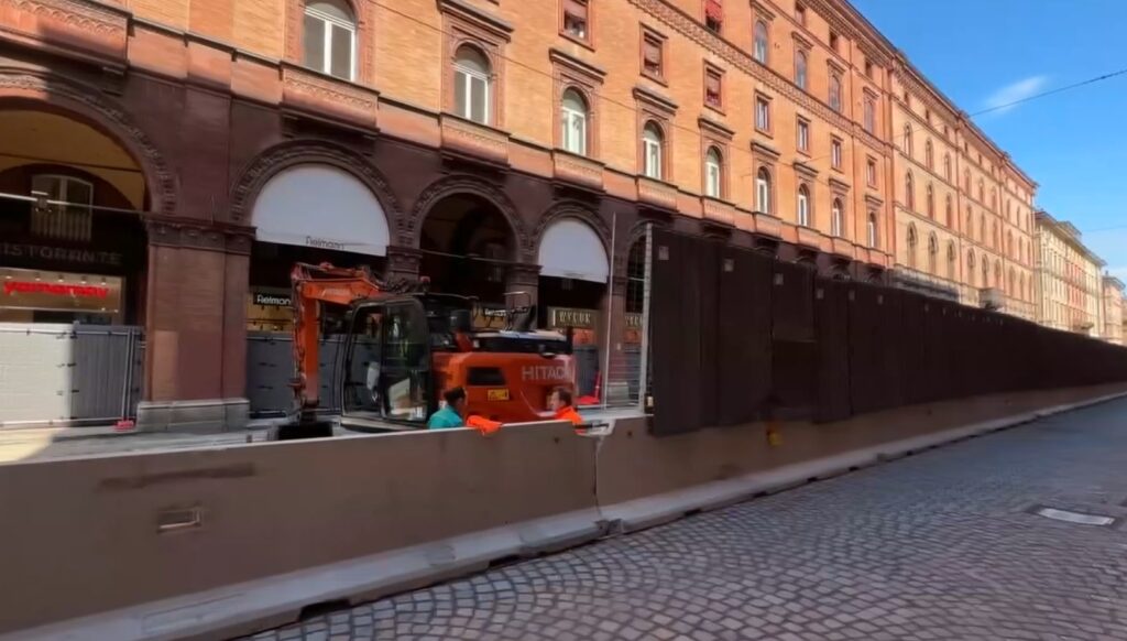 Tram, cantieri in via Indipendenza: da martedì lavori anche fra Via Ugo Bassi e Via Manzoni