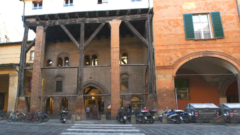 Restyling su Strada Maggiore