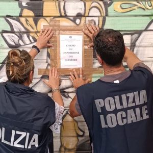 Bevande alcoliche a minorenni: sospese le licenze per un mese alla Piadineria Pausa Caffè