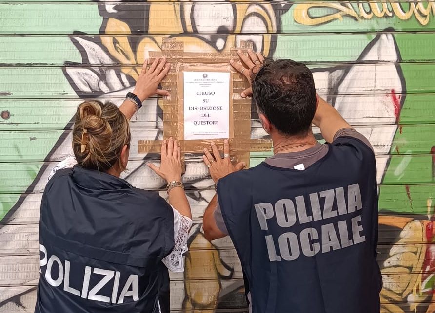 Bevande alcoliche a minorenni: sospese le licenze per un mese alla Piadineria Pausa Caffè