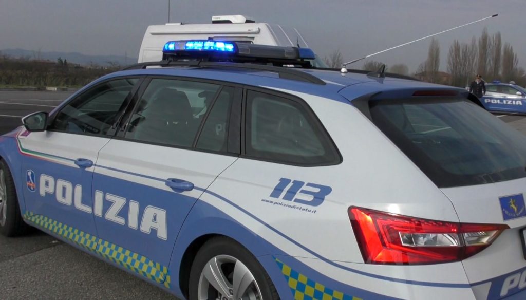 Muore per un malore mentre dorme in area di servizio