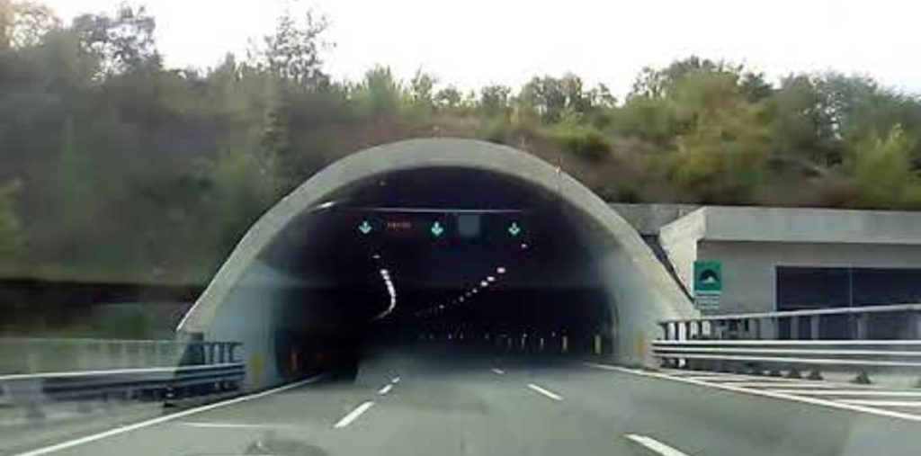 Sbanda e si schianta in A14, muore 57enne residente a Ozzano dell’Emilia