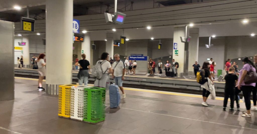 Bimba “lasciata” sola in stazione. Trovata e consolata dal personale della sicurezza e affidata alla Polfer