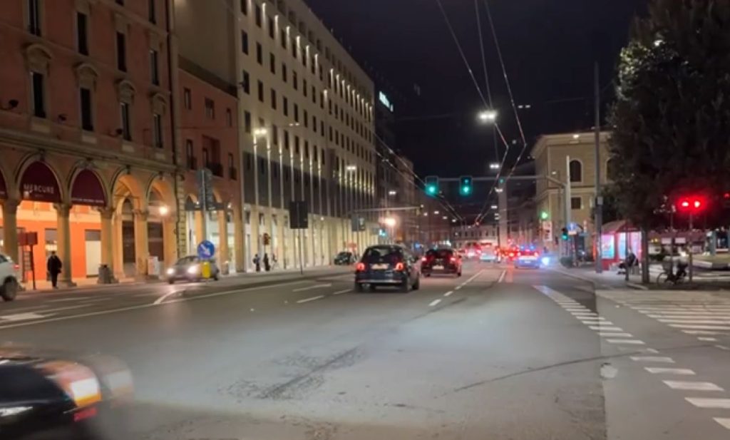 “Hai una sigaretta?” Poi scattano l’aggressione e la rapina