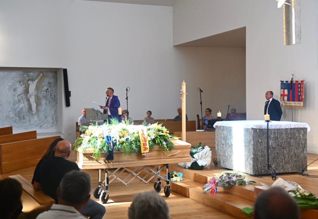 Addio a Franco Cresci: presente delegazione rossoblù