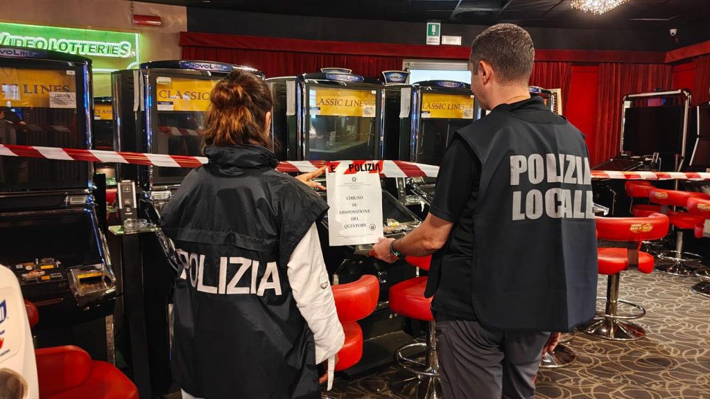 Licenza sospesa per 5 giorni a una sala slot irregolare