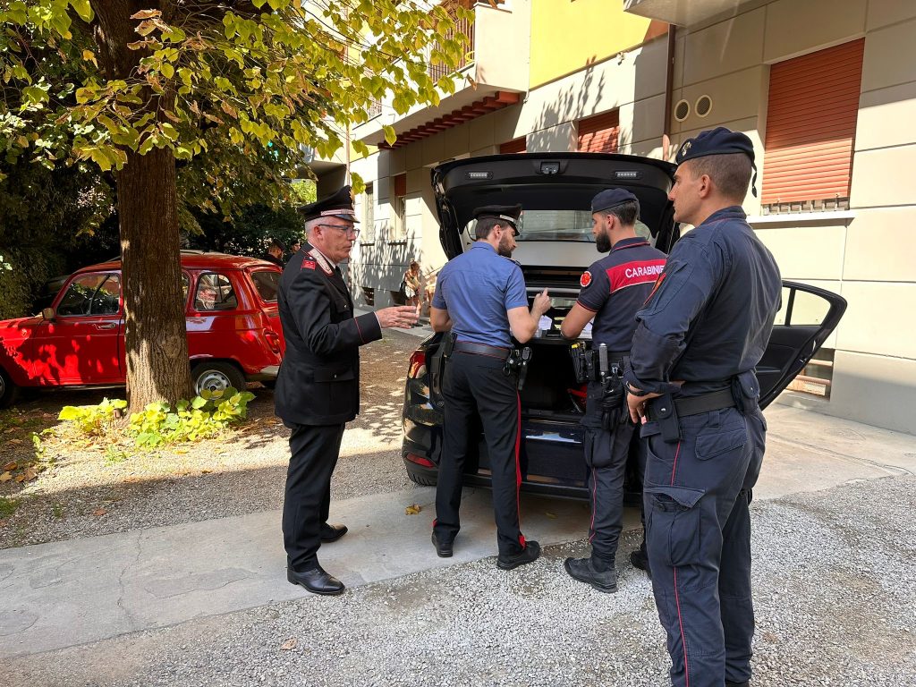 Ospitava clandestini e pregiudicati, 46enne denunciata dai carabinieri