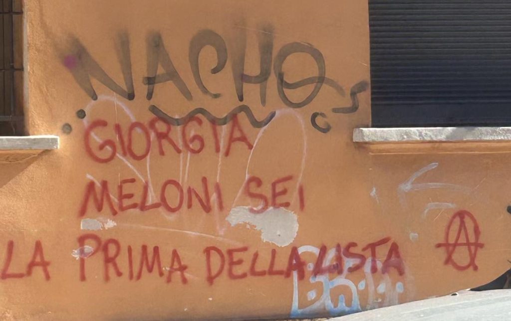 Scritta anarchica sui muri di Bologna minaccia di morte la Premier Giorgia Meloni