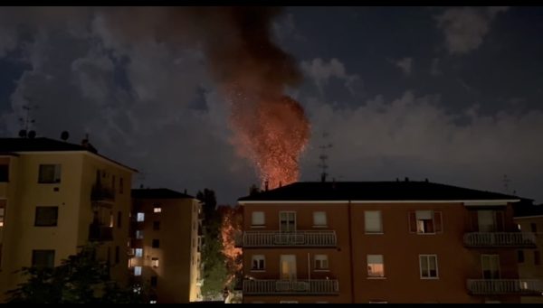 Camper a fuoco, notte di paura in San Donato: la rabbia dei residenti