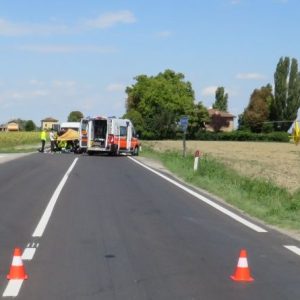 Scontro fra auto e moto a San Giorgio di Piano, morta una 41enne