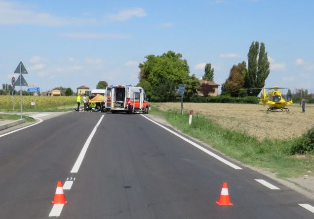 Scontro fra auto e moto a San Giorgio di Piano, morta una 41enne