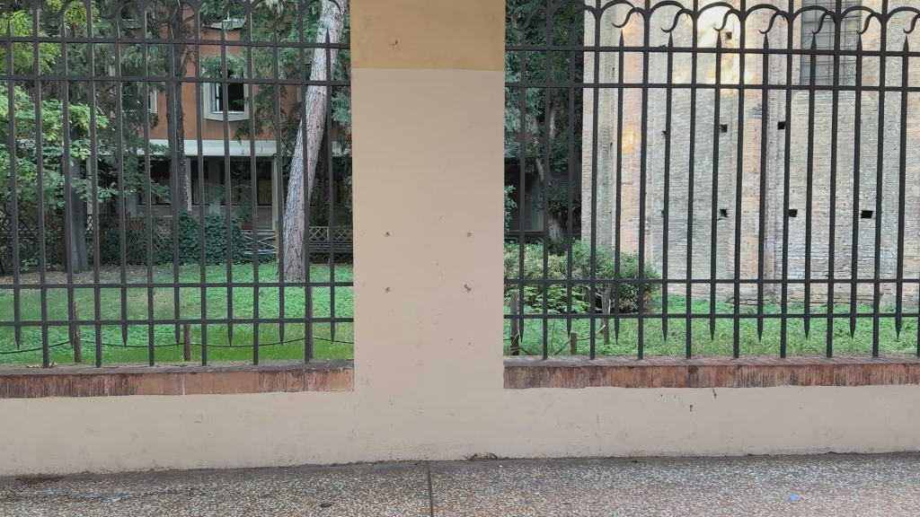 Targhe Unesco smontate e rubate