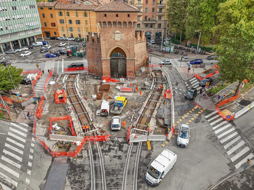 Tram: da lunedì ultima fase dei cantieri a Porta San Felice. Cambia la viabilità