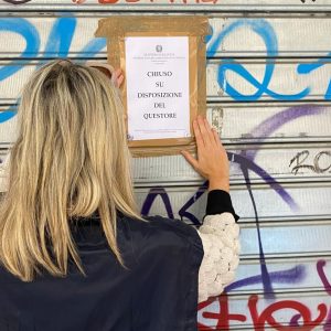 Controlli nei ‘compro oro’: sospesa licenza per 15 giorni ad attività a Bologna