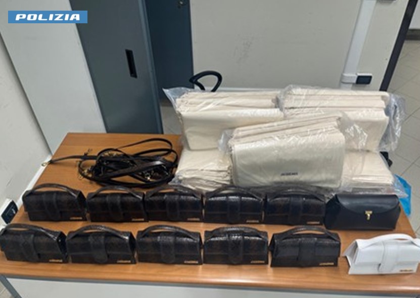 Nasconde borse firmate senza etichette nel bagagliaio dell’auto: denunciato