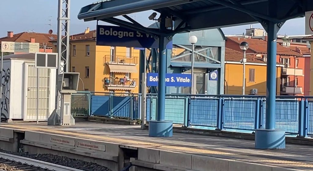 Spaccio alla stazione di San Vitale, due arresti