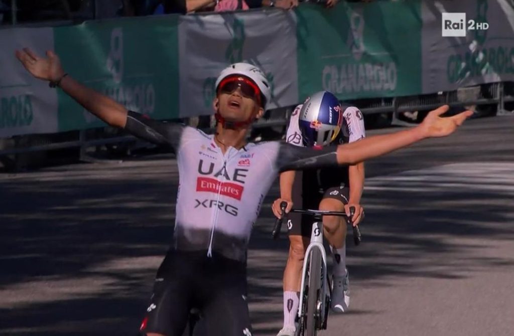 Giro dell’Emilia, vince Isaac Del Toro