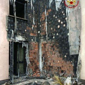 Incendio in una palazzina a San Lazzaro di Savena, nessun ferito