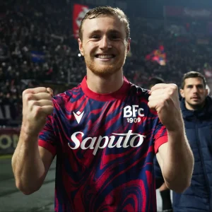 Non svegliateci dal sogno: il Bologna vola in vetta. Mai così in alto dall’era dei 3 punti