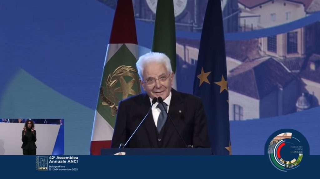 Mattarella all’Anci: “Bologna capitale dei Comuni italiani, prima linea della democrazia”. Evento in diretta su E’Tv Netweek