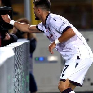 Toc toc, te la do io la maglia di Orsolini apocrifa