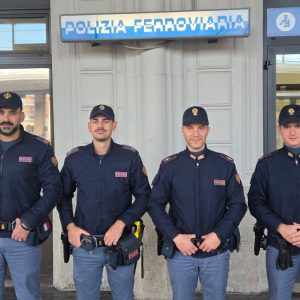 Tenta di togliersi la vita sotto un treno, 37enne salvato dalla Polfer